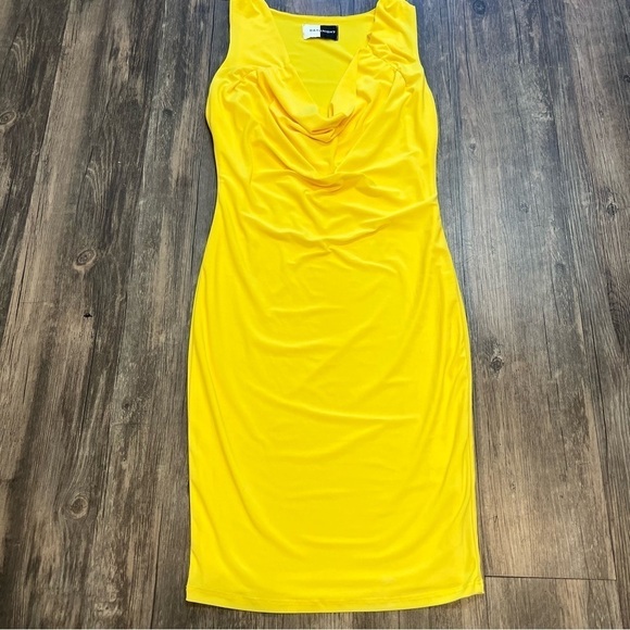Day & Night Cowl Neck Bodycon Yellow Short Sleeves Midi Dress. Size S - Picture 7 of 10